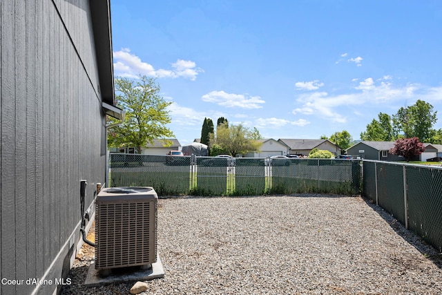 1125 N Shannon Ln, Post Falls, ID 83854 - view of yard featuring cooling unit and a residential view