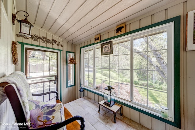 7485 E Revilo Point Rd, Hayden, ID 83835 - sunroom / solarium with vaulted ceiling and healthy amount of natural light