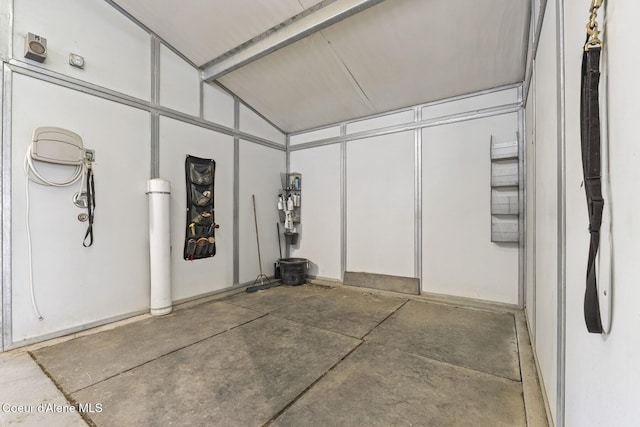 7104 W Kidd Island Rd, Coeur Dalene, ID 83814 - view of garage
