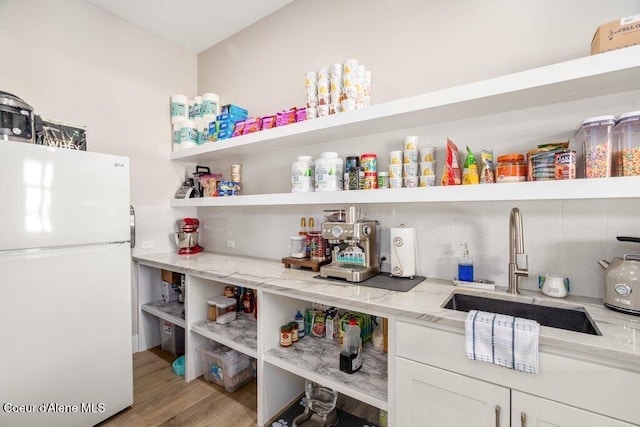 1831 E Dalton Ave, Dalton Gardens, ID 83815 - pantry featuring a sink
