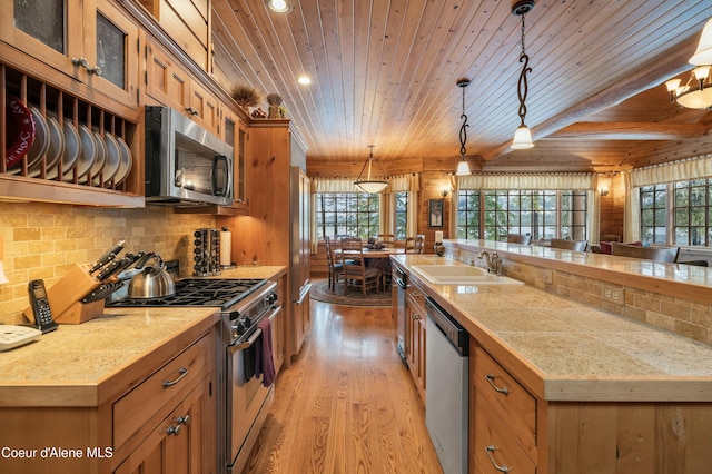 286 E Canoe Point Rd, Coolin, ID 83821