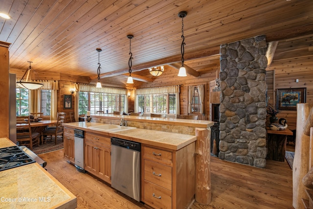 286 E Canoe Point Rd, Coolin, ID 83821