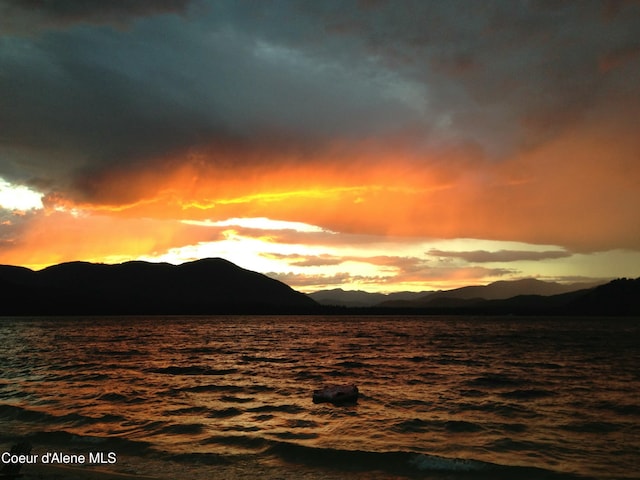286 E Canoe Point Rd, Coolin, ID 83821