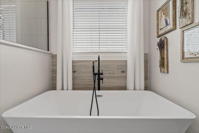 2917 N Bygone Way, Post Falls, ID 83854 - full bathroom featuring a soaking tub