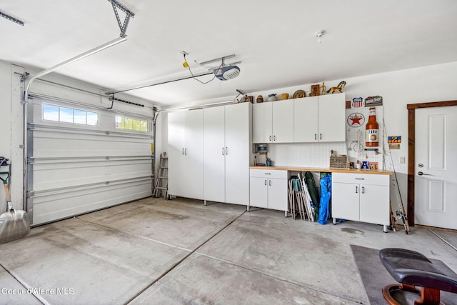 1044 E Maroon Creek Dr, Hayden, ID 83835 - garage with a garage door opener