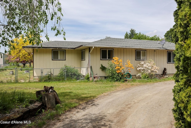 8705 N Ramsey Rd, Hayden, ID 83835 - single story home featuring roof with shingles