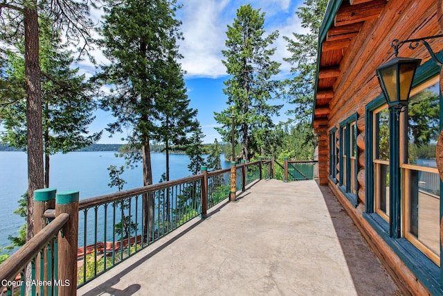 8457 N Powell Way, Hayden, ID 83835 - balcony with a water view
