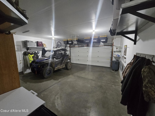 10566 N Seaside St, Hayden, ID 83835 - view of garage