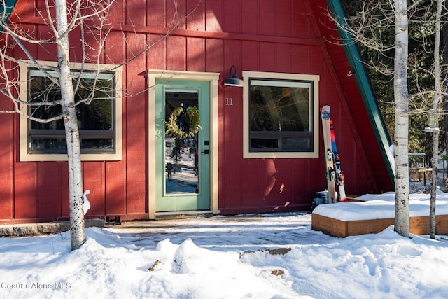 11 Hackney Ln, Sandpoint, ID 83864 - view of snow covered property entrance