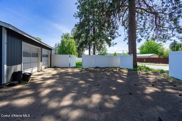 3623 W Hillcrest Cir, Coeur Dalene, ID 83815 - view of yard featuring a gate