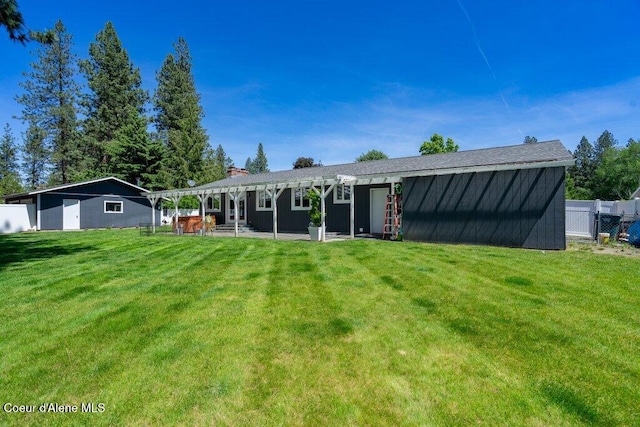 3623 W Hillcrest Cir, Coeur Dalene, ID 83815 - back of property with a patio area