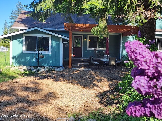 16488 N Atlas Rd, Rathdrum, ID 83858 - view of front of home with a shingled roof