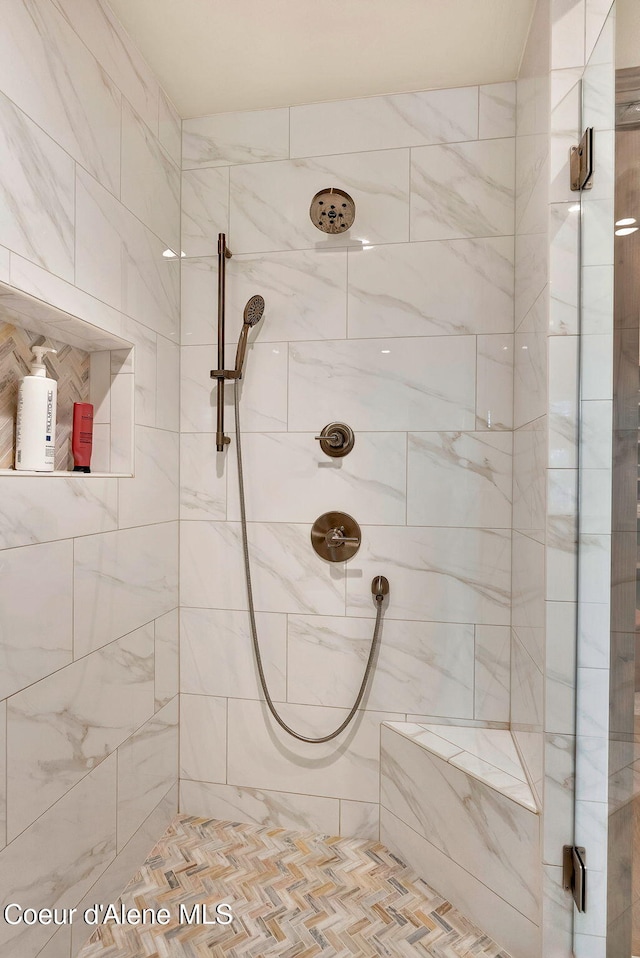 11690 N Arnicas Ct, Hayden, ID 83835 - full bath featuring a tile shower