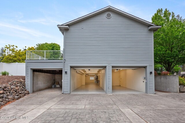 2946 E Point Hayden Dr, Hayden Lake, ID 83835 - garage with driveway