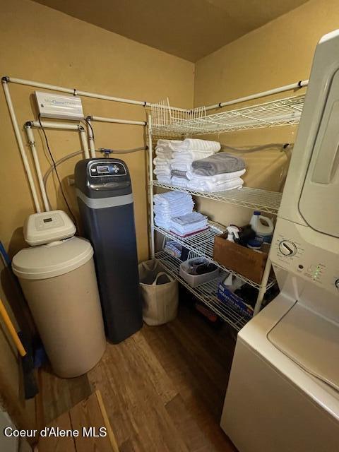 19118 St Joe River Rd, Calder, ID 83808 - utilities featuring stacked washer / drying machine