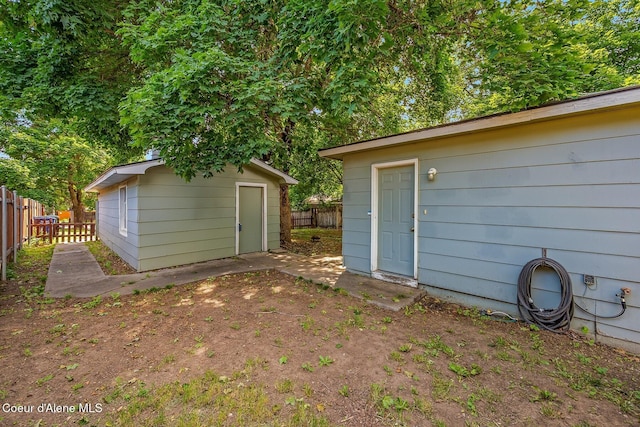 1611 E Birch St, Coeur Dalene, ID 83814 - view of outbuilding featuring a fenced backyard