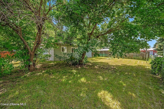 1611 E Birch St, Coeur Dalene, ID 83814 - view of yard