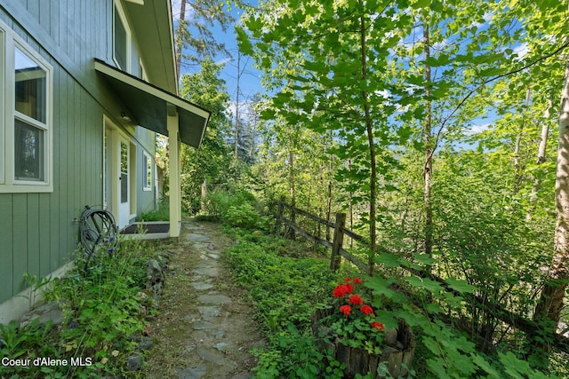 723 Trout Crk Rd, Sandpoint, ID 83864 - view of yard