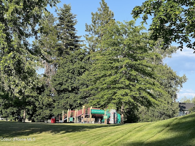 6687 W Flagstaff St, Rathdrum, ID 83858 - view of green lawn