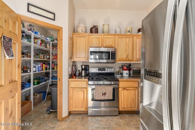 17461 N Right Fork Rd, Hauser, ID 83854 - kitchen with appliances with stainless steel finishes