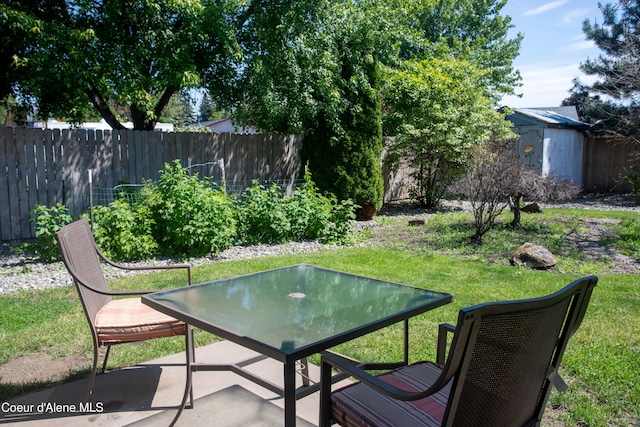 3420 E Poleline Ave, Post Falls, ID 83854 - view of yard featuring a patio