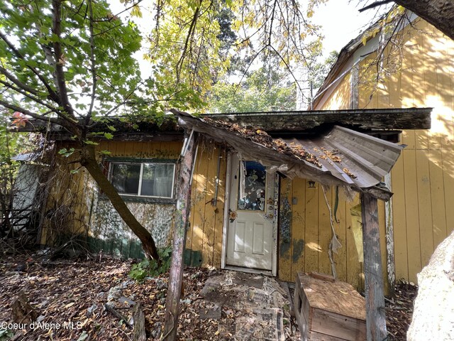504 E 3rd Ave, Post Falls, ID 83854 - view of property entrance