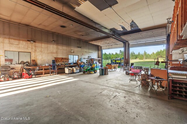 15248 N Atlas Rd, Rathdrum, ID 83858 - garage with a workshop area