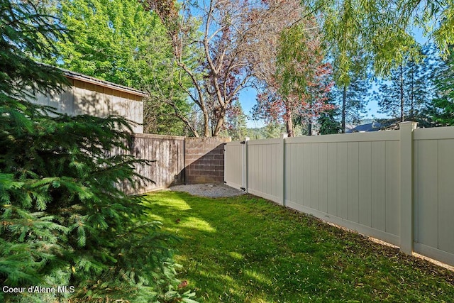 5735 E Steamboat Bnd, Post Falls, ID 83854 - view of yard