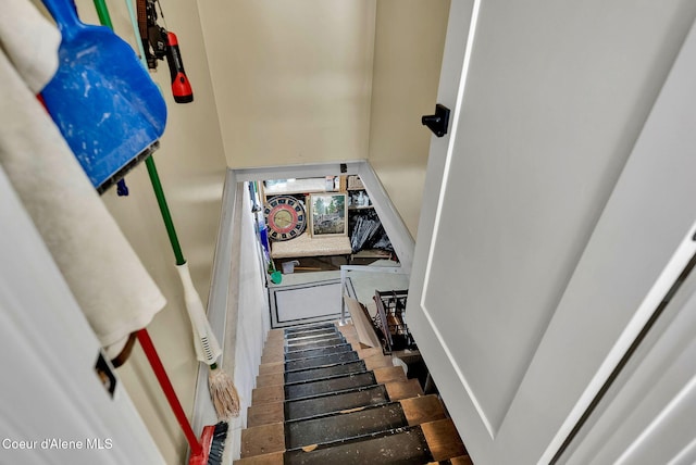 2040 Washington Ave, Saint Maries, ID 83861 - view of staircase
