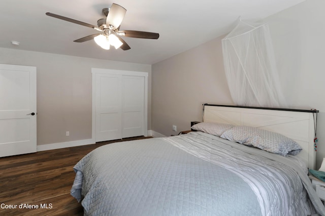 245 Lost Creek Ln, Priest River, ID 83856 - bedroom with baseboards, dark wood finished floors, a ceiling fan, and a closet