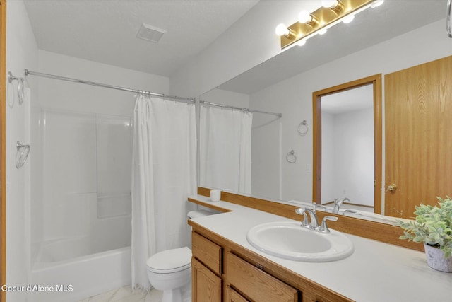 3203 N 12th St, Coeur Dalene, ID 83815 - full bath with vanity and shower / bath combo
