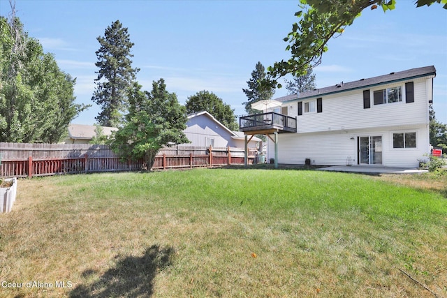 3203 N 12th St, Coeur Dalene, ID 83815 - view of yard featuring a patio area