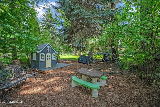 3593 W Fairway Dr, Coeur Dalene, ID 83815 - view of yard featuring an outdoor structure
