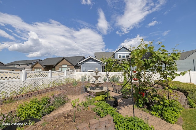7260 N Courcelles Pkwy, Coeur Dalene, ID 83815 - fenced yard with a residential view