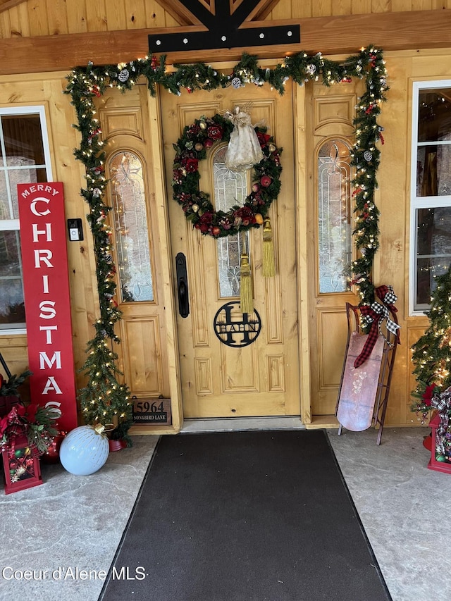 15964 N Songbird Ln, Rathdrum, ID 83858 - property entrance with a porch