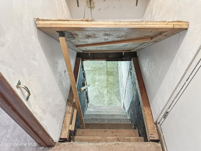 1031 N 11th St, Coeur Dalene, ID 83814 - stairway featuring a textured wall