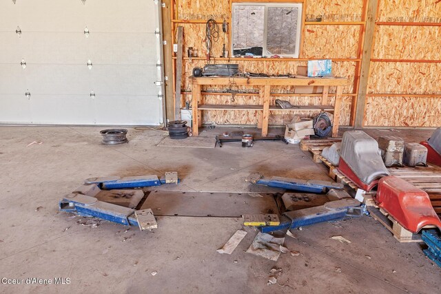 26277 N Chevrolane Way, Rathdrum, ID 83858 - view of garage