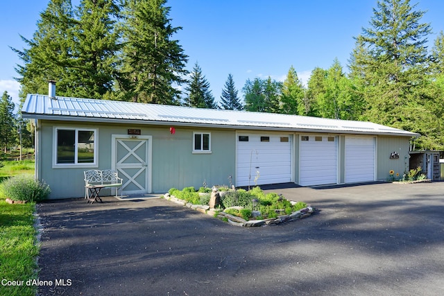 7672 W Carnie Rd, Coeur Dalene, ID 83814 - view of detached garage