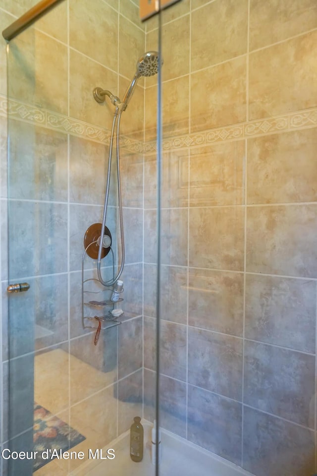 7672 W Carnie Rd, Coeur Dalene, ID 83814 - full bath with a tile shower