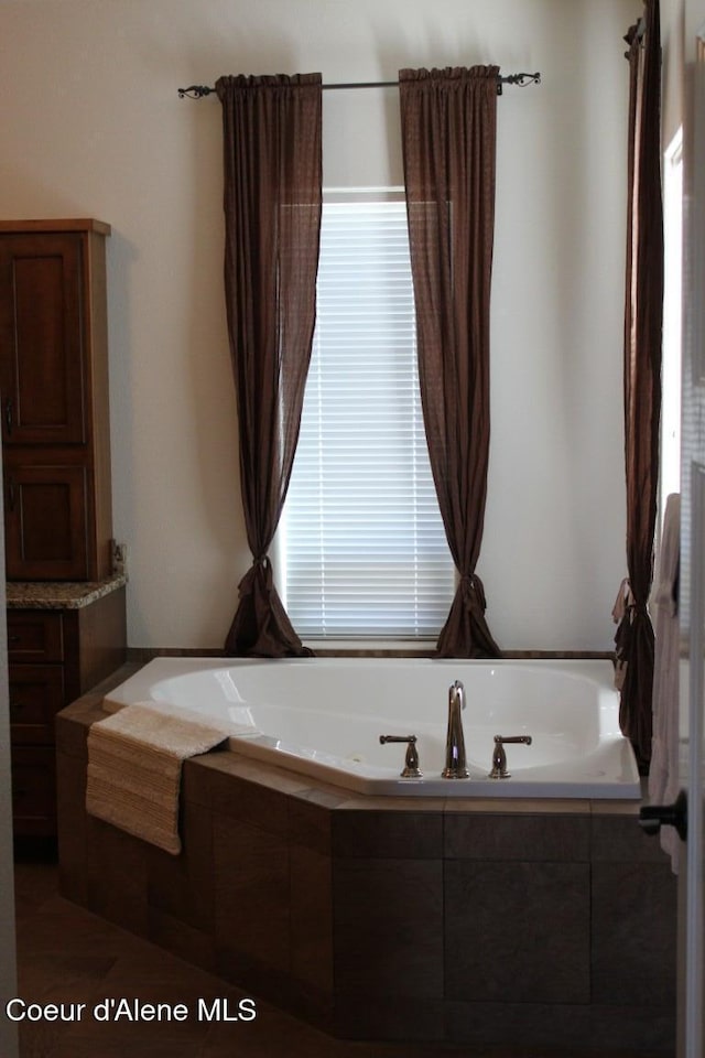 2010 E Grandview Dr, Coeur Dalene, ID 83815
