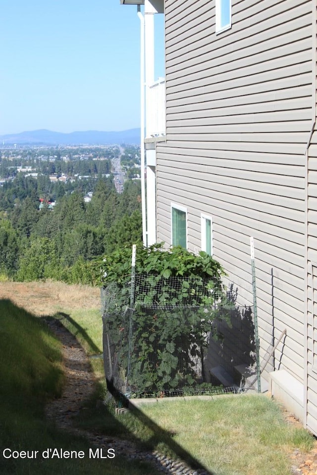 2010 E Grandview Dr, Coeur Dalene, ID 83815
