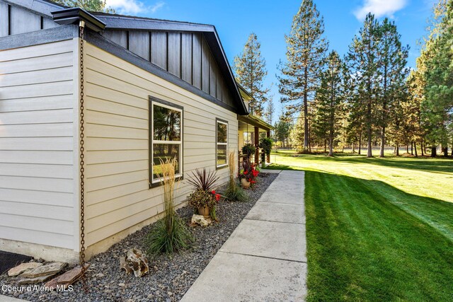 300 E Seasons Rd, Athol, ID 83801