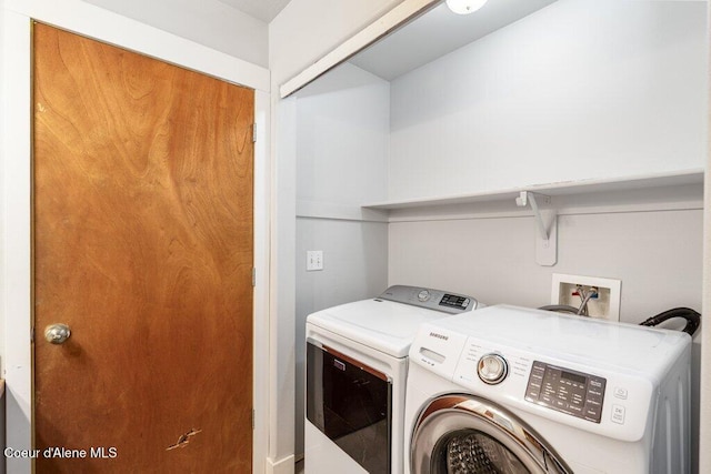 3551 N Carriage Ct, Post Falls, ID 83854 - laundry room with independent washer and dryer