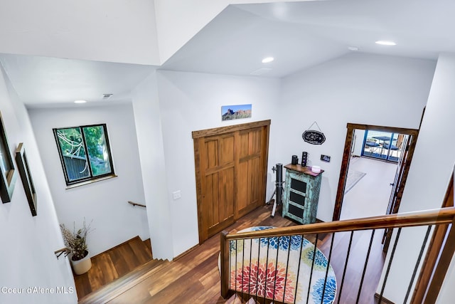 115 W Lakeview Blvd, Priest River, ID 83856 - foyer featuring wood finished floors, vaulted ceiling, and recessed lighting