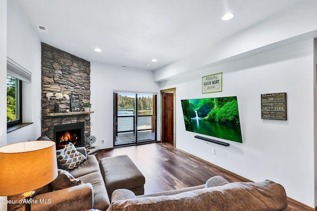 115 W Lakeview Blvd, Priest River, ID 83856 - living area featuring wood finished floors, a fireplace, and recessed lighting