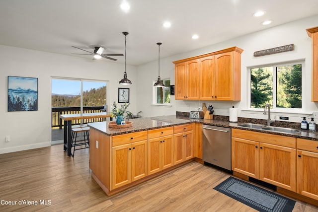3889 E Avery Ln, Coeur Dalene, ID 83814 - kitchen with dishwasher, ceiling fan, a peninsula, recessed lighting, and plenty of natural light