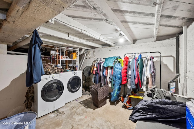 1901 E Pennsylvania Ave, Coeur Dalene, ID 83814 - laundry room featuring washing machine and dryer