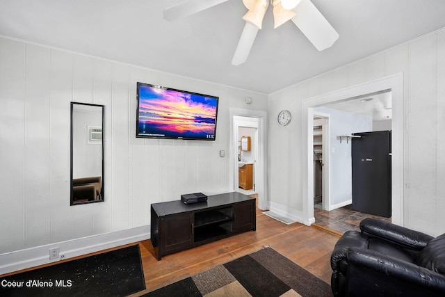 1901 E Pennsylvania Ave, Coeur Dalene, ID 83814 - living room featuring wood finished floors and a ceiling fan
