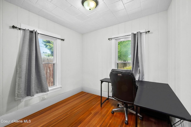 1901 E Pennsylvania Ave, Coeur Dalene, ID 83814 - home office with wood finished floors
