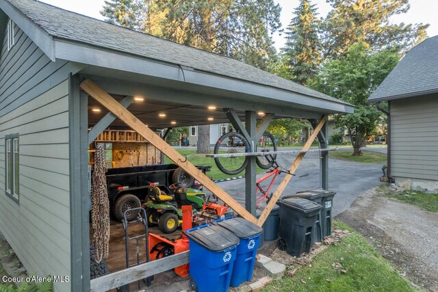 6531 Tannenbaum Cir, Bonners Ferry, ID 83805 - exterior space featuring a carport